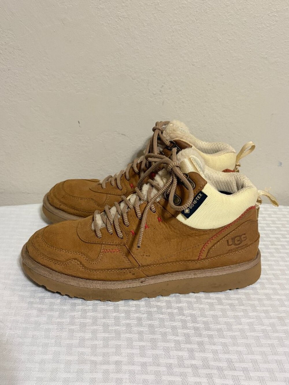 Ugg Highland Hi Heritage Sneaker Boots Size 9